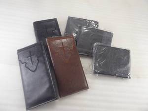 lot 69 image: Brand New Leather and Lambskin Leather Six Piece Wallet Lot