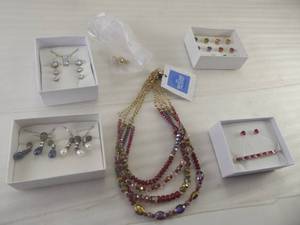 lot 102 image: Brand New 27 Piece Womens Gemstone Jewelry Lot