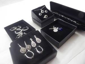 lot 109 image: Brand New Catalog 20 Piece Gem & Sterling Silver Bracelet, Earrings, Pendants, Necklaces Lot