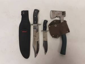 lot 4 image: Hatchet & Humvee Knife Set