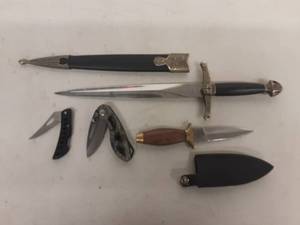 lot 8 image: 2-Daggers With Sheaths & 2-Pocket Knives
