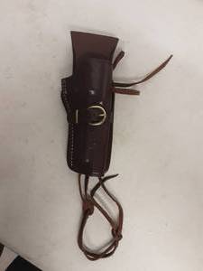 lot 29 image: Triple K Leather Holster Model # 114-15  (5-12)