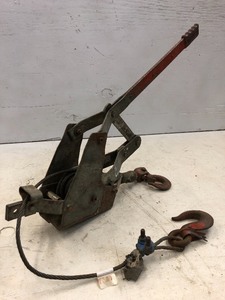 lot 36 image: Cable Come-Along