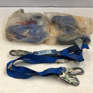 lot 43 image: Lot Of Commercial Safety Harness