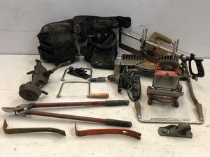 lot 49 image: Lot Of Assorted Hand Tools & Etc