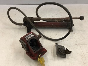 lot 50 image: Lot Of Assorted Commercial Supplies