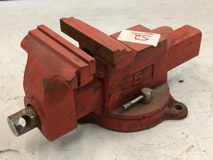lot 52 image: Larin Bench-Top Vise With 5 Jaw
