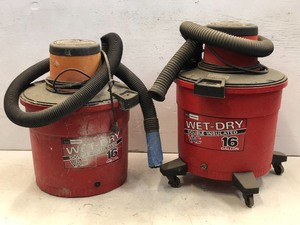 lot 54 image: (2) Wet  Dry Shop Vacs