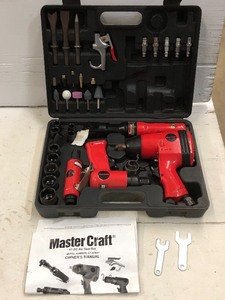 lot 70 image: MasterCraft Pneumatic Tool Set With Case