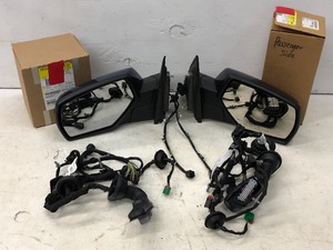 lot 100 image: Pair Of GM Electric & Heated Mirrors