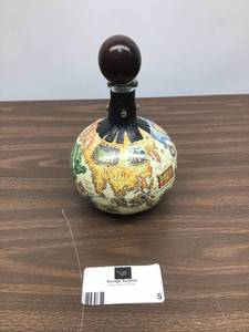 lot 5 image: Globe of the world - Wine  Whiskey Decanter