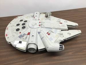 lot 6 image: Vintage Star Wars Millennium Falcon Toy