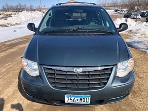 2007 Chrysler Town and Country -No Reserve-