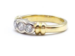 Elegant Diamond Estate Ring in 18k Gold $3600