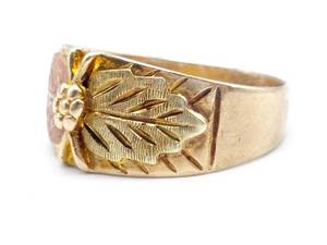 Black Hills Gold Leaf and Flower Motif Estate Ring in 10k Gold