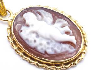 18k Gold Cameo on Shell Estate Pendant