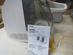 lot 2 image: Humidifer & Foot Bath