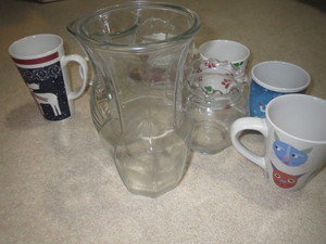 lot 22 image: Vases & Mugs