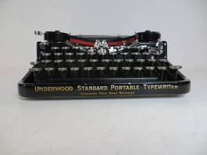VINTAGE Underwood Typewriter
