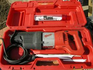 lot 16 image: Milwaukee Heavy Duty Super Sawzall