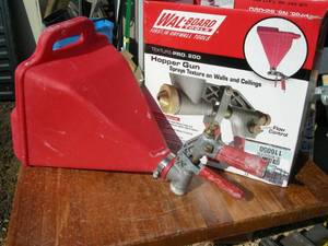 lot 20 image: Wal-Board Texture Pro 200 Hopper Gun