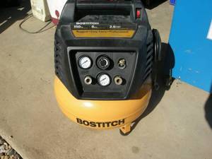 lot 5 image: Bostitch Portable Air Compressor