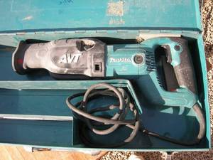lot 42 image: Makita AVT Reciprocating Saw