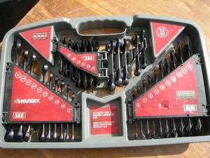 lot 61 image: Husky SAE - Metric Wrench Set