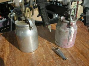 lot 82 image: Pair Pneumatic Paint Spray Guns