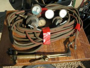 lot 80 image: WeldingCutting Torch Set
