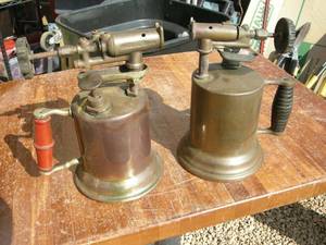 lot 81 image: Pair Vintage Brass Torches