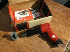 lot 85 image: Rodac Air HammerChisel