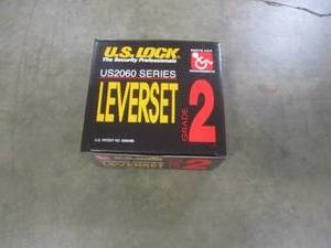 lot 172 image: (CASE OF 10) US Lock 2060 Series Storeroom Lever Cherokee 2-34 Sc1 Dull Chrome US2062DL26D