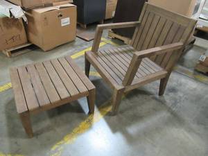 lot 216 image: Outdoor Patio Armchair and Small Table.
