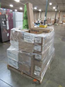 lot 302 image: WHOLESALE MIXED PALLET - JANITORIAL, LIGHTING, SMALL HOUSEWARES AND MORE