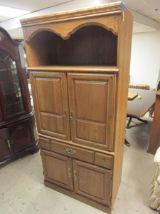 OAK ENTERTAINMENT CONSOLE