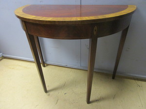 DECORATIVE SOLID WOOD SIDE TABLE