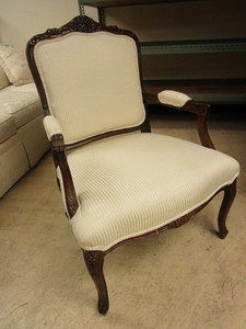 DECORATIVE ACCENT CHAIR