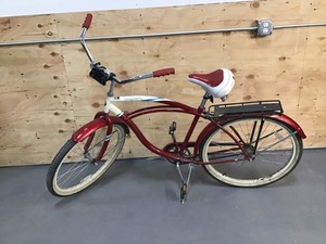 lot 5 image: Schwinn Legacy Retro Beach Cruiser