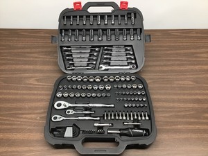 lot 35 image: Husky 134 Piece 38 And 2 In Drive Mechanics Tool Set