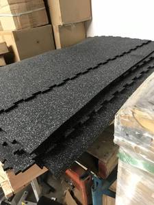 Interlocking Rubber gym flooring