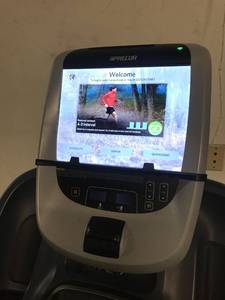 Precor 885 Commercial Touchscreen Treadmill