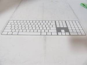 lot 39 image: Newer Apple Wireless Full Keyboard with Lightning Charger A1843