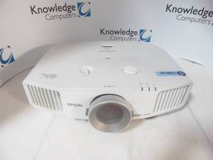 lot 90 image: Epson PowerLitePro G5200W Projector
