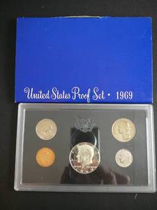 lot 32 image: 1969 U.S. Proof Set