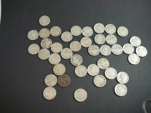 lot 100 image: 40 Buffalo Nickles
