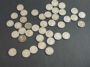 lot 103 image: 40 Buffalo Nickles