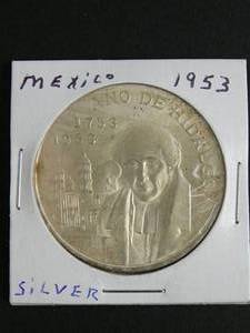 lot 114 image: 1953 Silver .720 Ley Cinco Peso