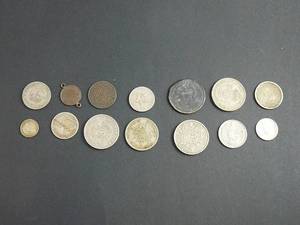 lot 125 image: 14 - Foreign Coins
