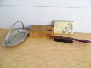 lot 32 image: Barnesville, MN Thermometer & Brush
